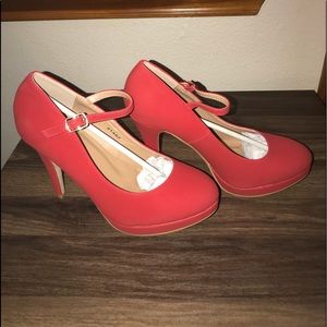 journee collection shelby platform pump